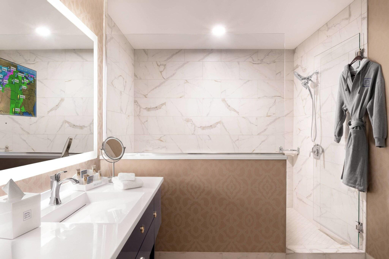 Bathroom 13