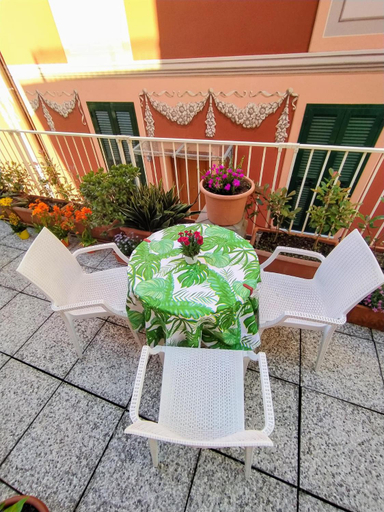 Others 5, Hotel Alla Fontanella, Savona