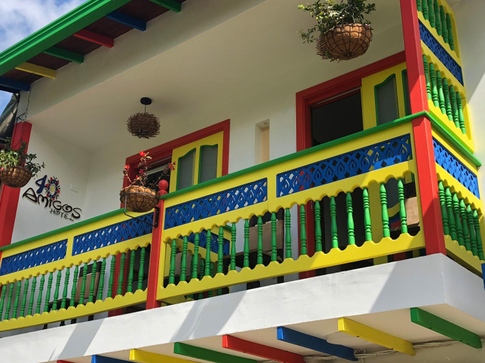 Exterior & Views, 40 Amigos Hotel, Jardín