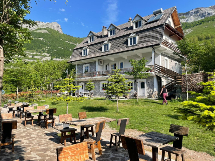 Food & Drinks 1, Boga Alpine Resort, Malësi e Madhe