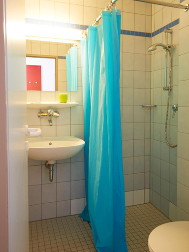 Bathroom 5, StayInn Hostel und Gastehaus, Freiburg im Breisgau