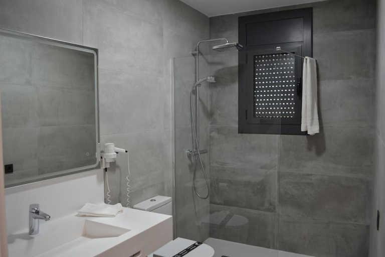 Bathroom 3, Hotel Gran Sol, Lleida