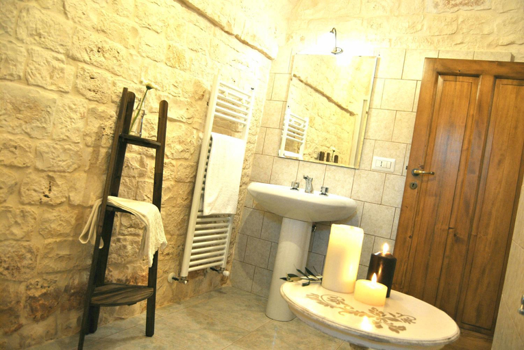 Bathroom 4, Trulli Sciummo Relais, Taranto