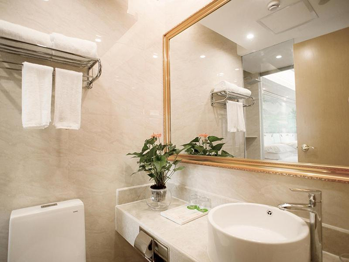 Bathroom 3, Vienna Hangzhou Xintiandi Yintai, Hangzhou