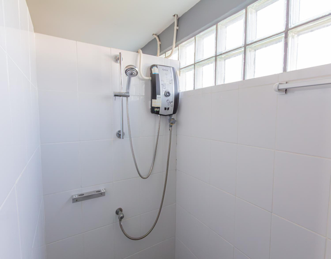 Bathroom 4, Chang Chang Hostel, Muang Chiang Mai