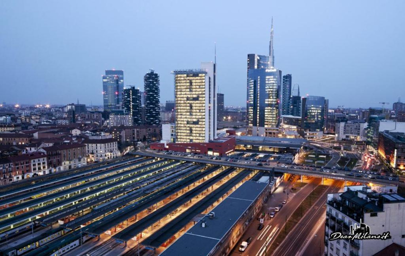 Others 4, B&B Zara, Milano
