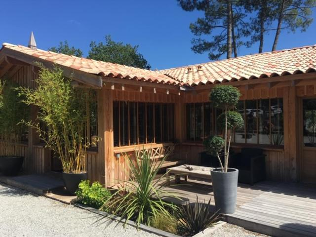 Others 4, La Maison Moutchic, Gironde