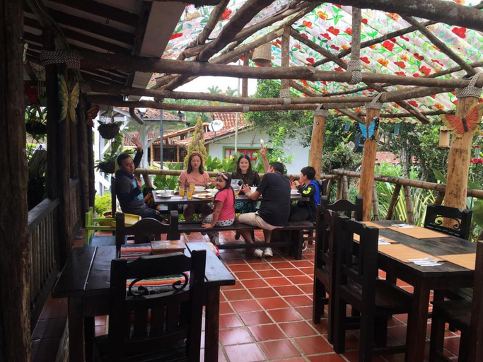Food & Drinks, Villa Luzandi, Alcalá