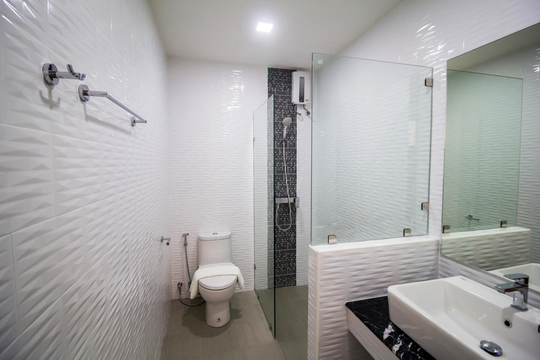 Bathroom 4, Triple Z Hotel, Hua Hin