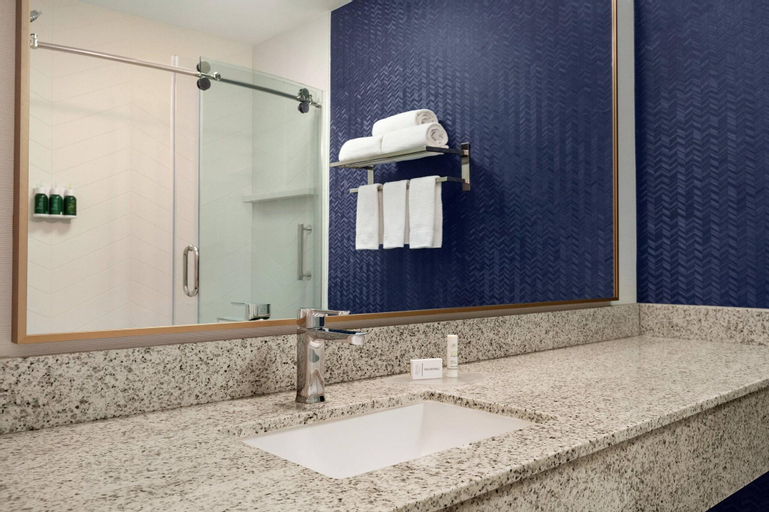 Bathroom 12