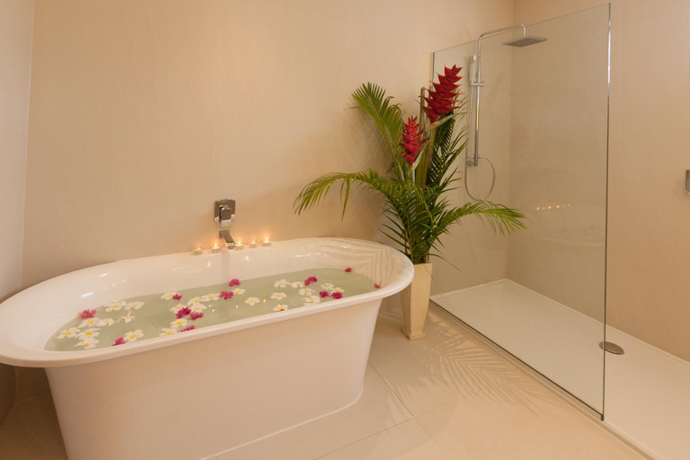 Bathroom 2, Crystal Blue Lagoon Villas, Rorotonga