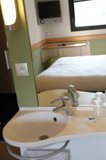 Bathroom 4, ibis budget Poitiers Centre Gare, Vienne