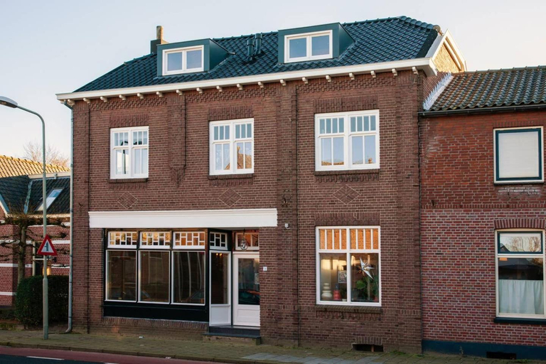 Others 2, The Farmer's Daughter, Venray