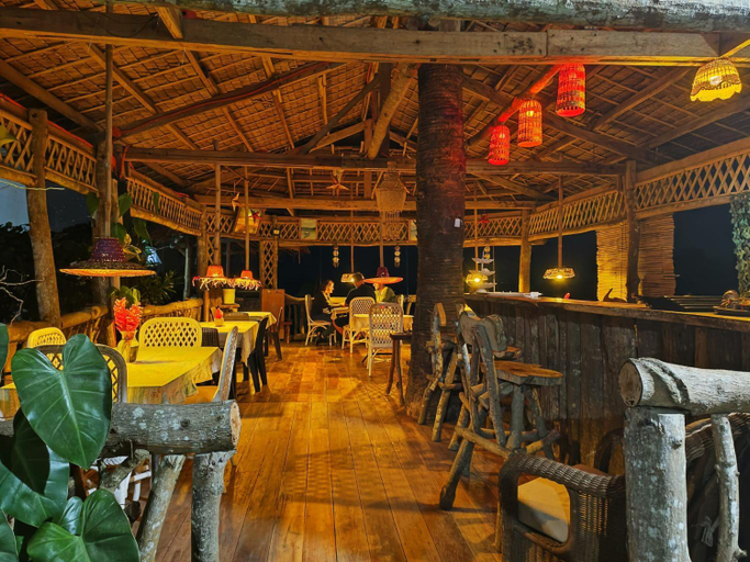 Food & Drinks