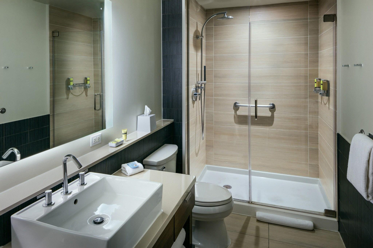 Bathroom 12