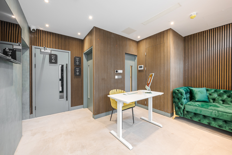 Public Area 2, St Pancras Inn, London