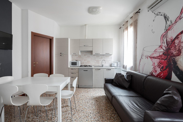 Others 2, San Polo Canal View Apartments by Wonderful Italy, Venezia