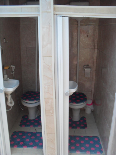 Bathroom 4, Hostel Cidade Nova, proximo a estacao metro praca 11, onde voce tem acesso direto a qualquer Shows n, Rio de Janeiro