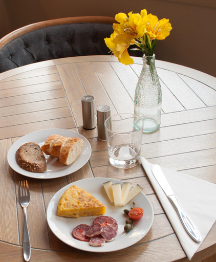 Food & Drinks 5, Mihlton Barcelona B&B, Barcelona