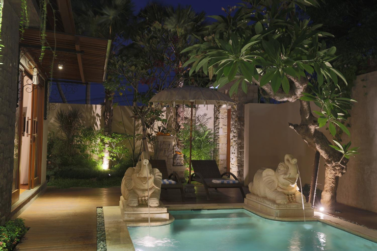 Swimming Pool 16