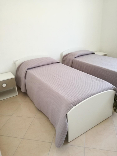 Others 2, Le rondini, Sassari