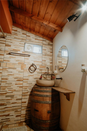 Bathroom 13