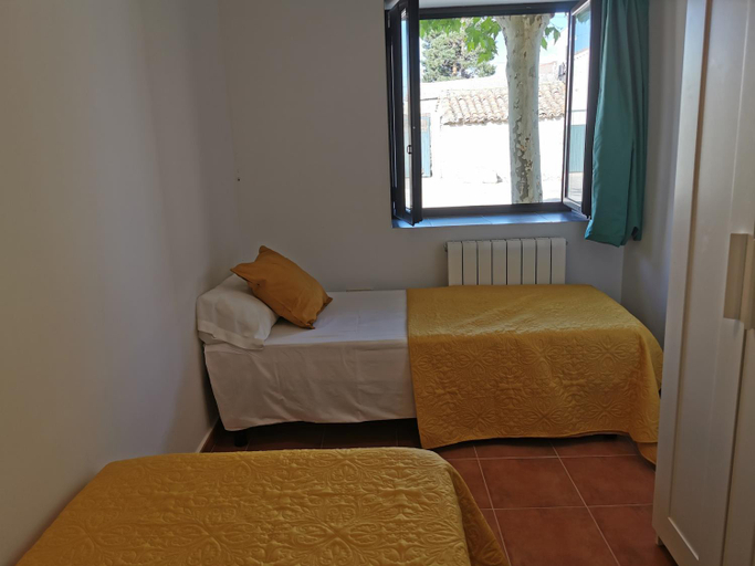 Others 4, CASITAS PINILLA DEL VALLE, Madrid