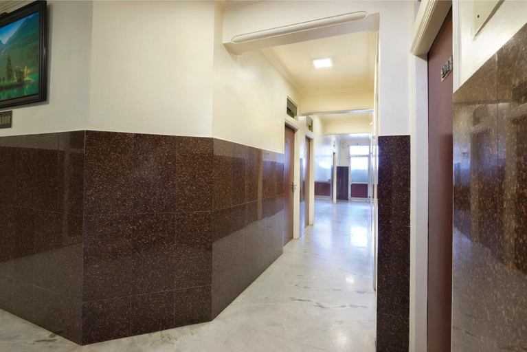 Public Area 5, Mannars Yatri Nivas Hotel, Mysore