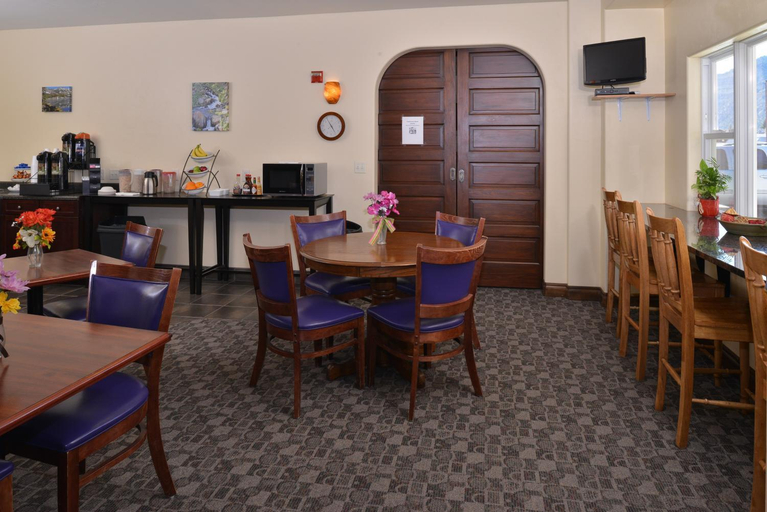 Others 4, Blue Spruce Inn-Meeker, Colorado, Rio Blanco
