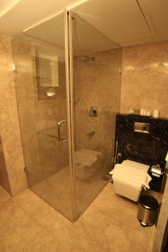 Bathroom 3, Yash International, Kozhikode
