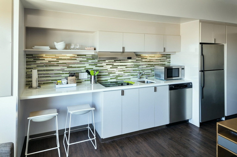 Dining Room 10