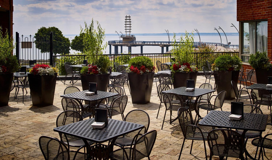 Food & Drinks 4, Waterfront Hotel, Halton