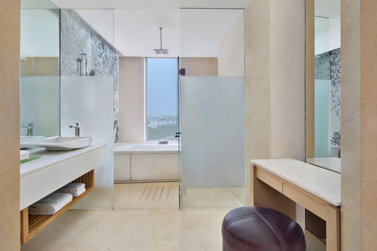 Bathroom 18