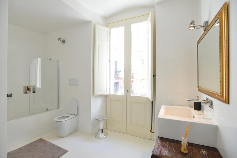 Bathroom 5, IzzHome Light, Cagliari