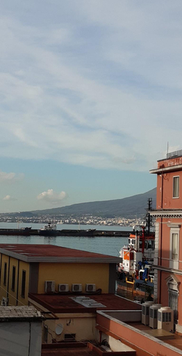 Others 5, La Terrazza sul porto, Napoli