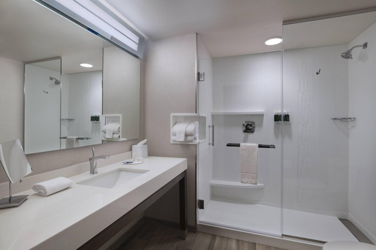 Bathroom 26