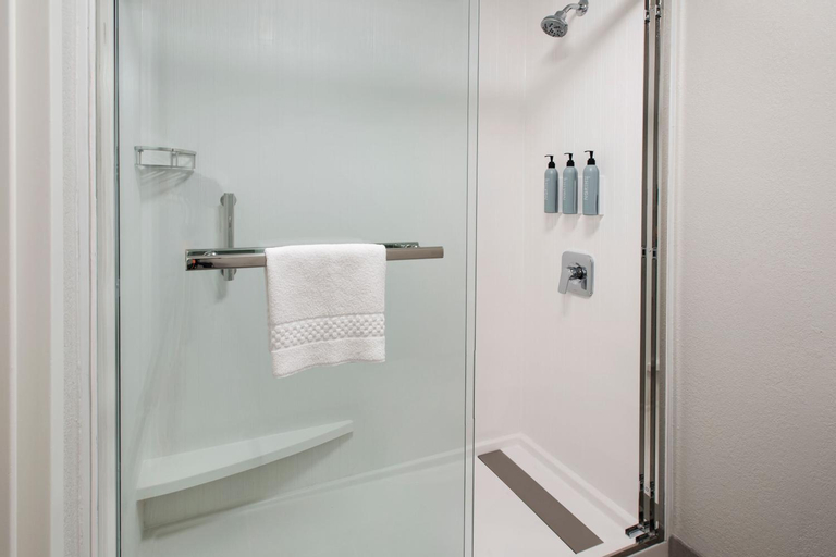 Bathroom 13