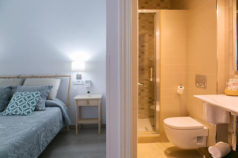 Bathroom 3, Blanc Guest House, Barcelona