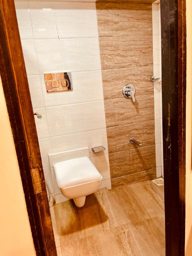 Bathroom 2, Hotel Embassy Park mumbai, Mumbai Suburban