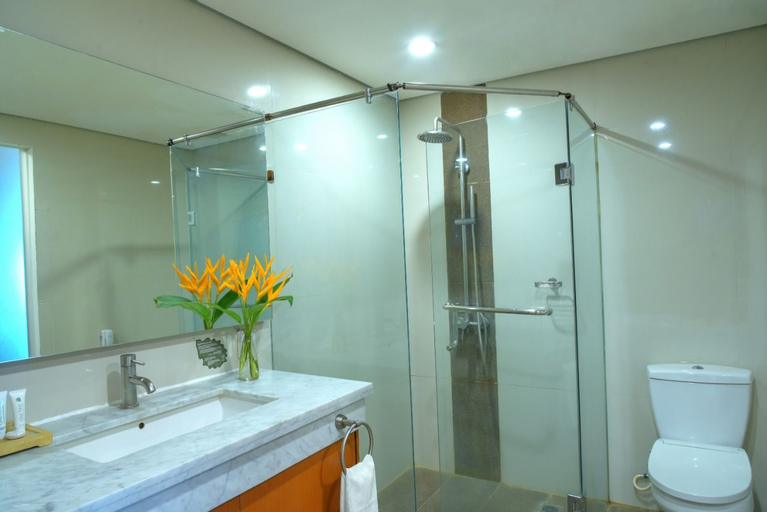 Bathroom 11