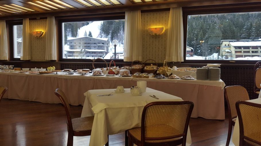Others 5, Hotel Cristallo, Trento