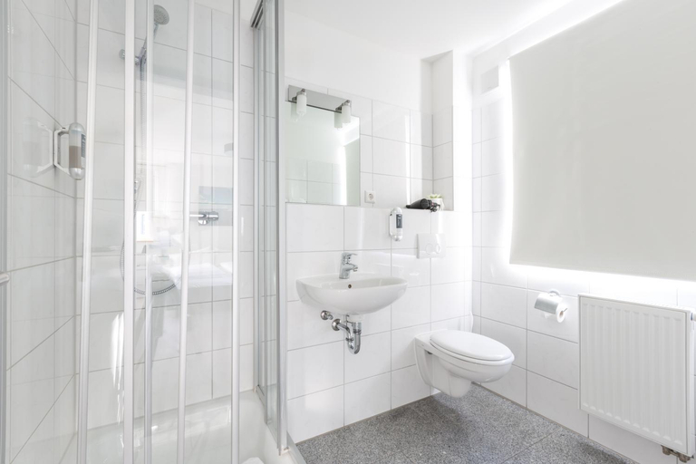 Bathroom, Hotel und Restaurant Zeus, Wolfsburg