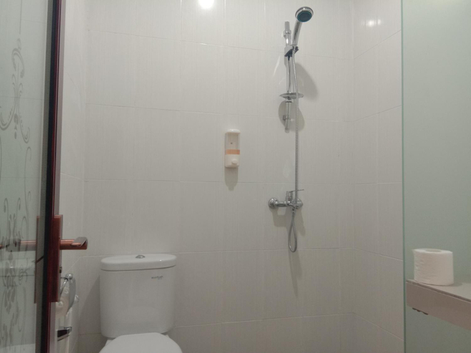 Bathroom 3, Gsaskara Homestay, Denpasar
