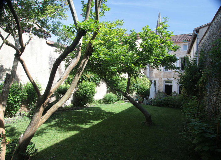 Others 2, Le Magnolia, Charente