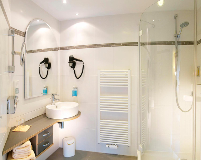 Bathroom 4, Hotel LinderHof Erfurt, Erfurt