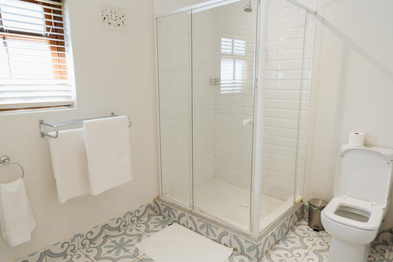 Bathroom 3, Le Pommier Wines Estate, Cape Winelands