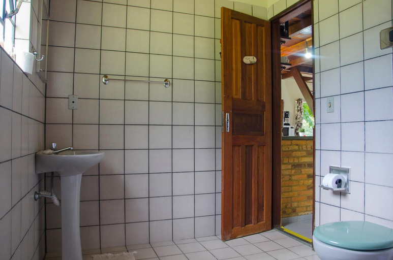 Bathroom 3, Chales Lirio dos Vales, Bocaina de Minas