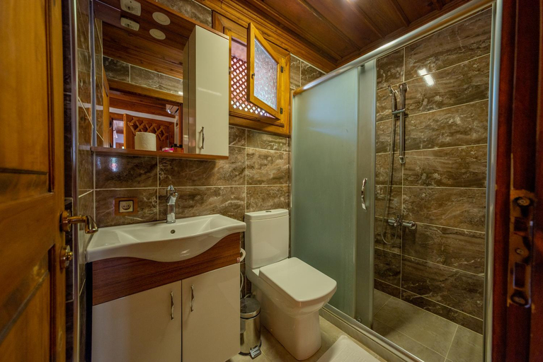 Bathroom 3, Cesmeli Konak Garden, Safranbolu