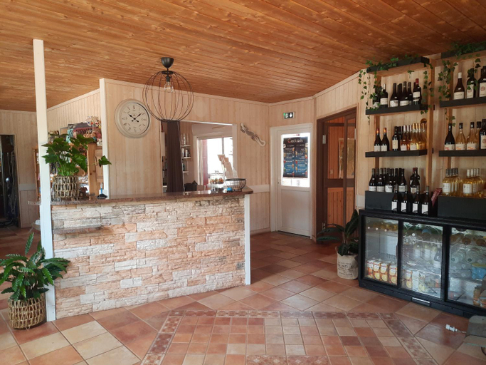 Public Area, Relais Du Salagou, Hérault