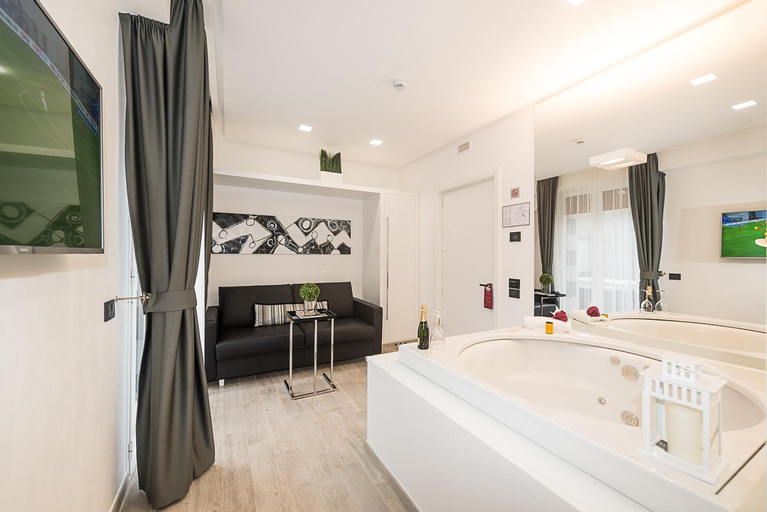 Bathroom 13